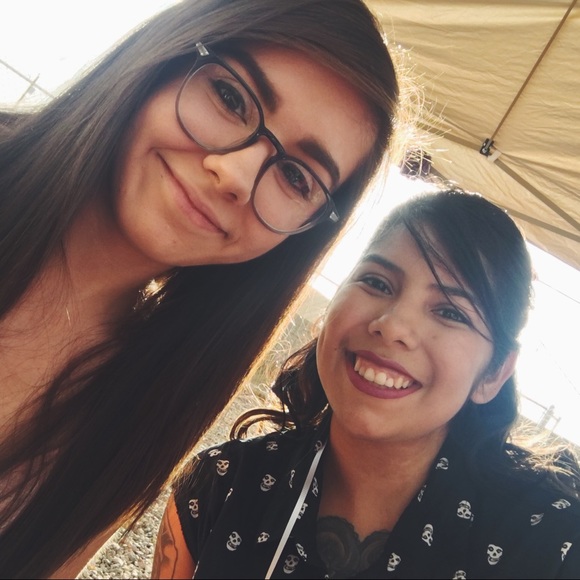 Meet your Posher, Ayrende - Picture 1 of 1